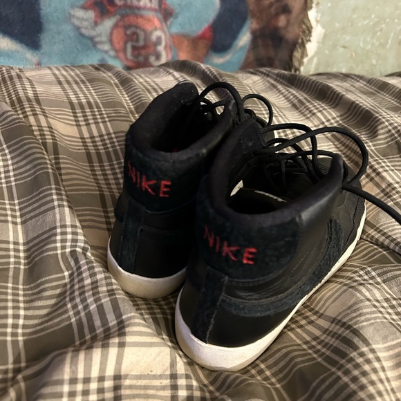 Woman’s Nike sneakers. Wore maybe three times. - Picture 3 of 5